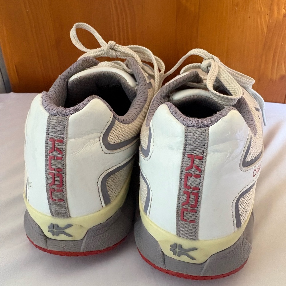 KURU Carrera Sneakers in Cream and Gray with Red Accents - Picture 6 of 14